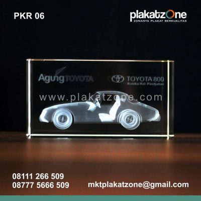 plakat kristal agung toyota