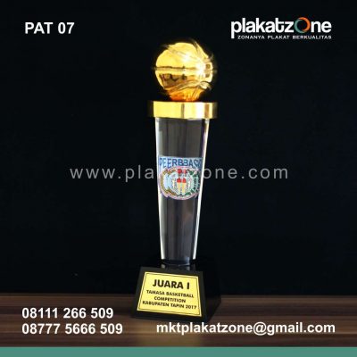 trophy plakat piala eksklusif dan murah