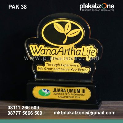 Plakat Akrilik Juara Umum 3 Wana Artha Life