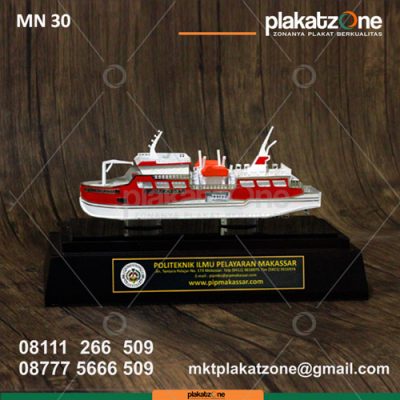 miniatur kapal pip makassar