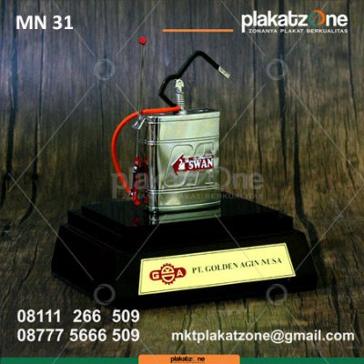 souvenir miniatur pompa semprot